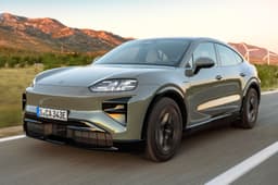 Porsche Cayenne Coupe Electric front three-quarter tracking