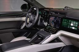 Porsche Cayenne Coupe Electric dashboard