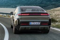 Porsche Cayenne Coupe Electric rear tracking