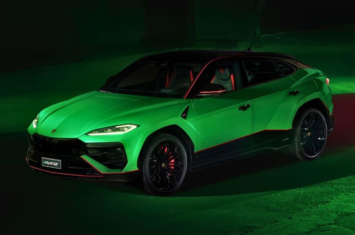 Lamborghini Urus SE Tettonero Capsule front quarter