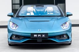 byd denza z convertible in front of building