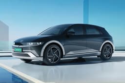 hyundai ioniq 5 facelift in studio