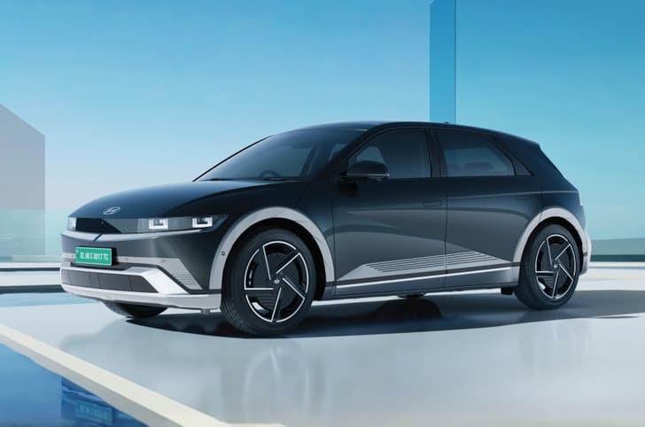 hyundai ioniq 5 facelift in studio