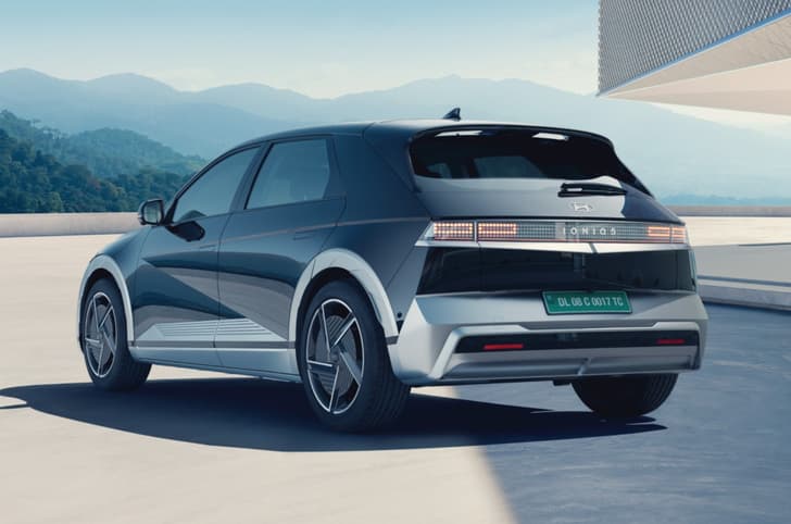 hyundai ioniq 5 facelift in studio