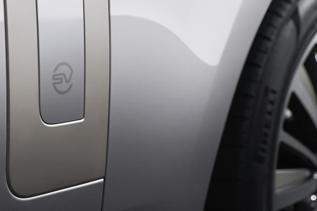 range rover sv ultra in studio