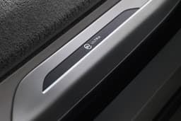 range rover sv ultra in studio