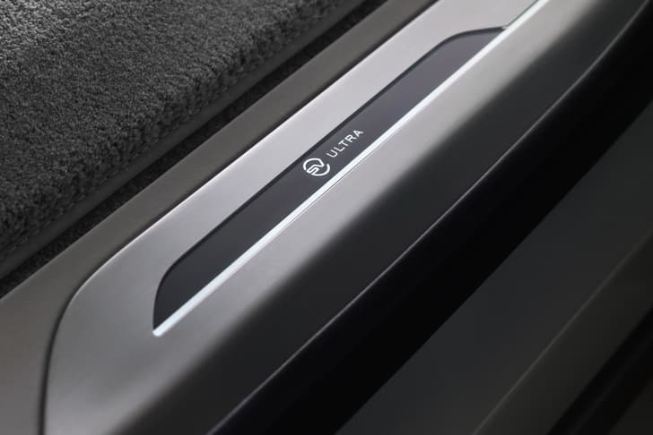 range rover sv ultra in studio