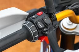BMW F 450 GS features image gallery
