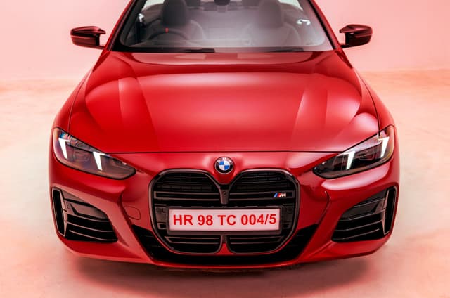 BMW M440i Convertible front static