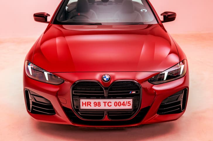 BMW M440i Convertible front static