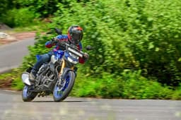 Honda CB125 Hornet features image 
