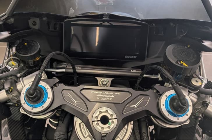 Ducati Panigale V4 Lamborghini edition TFT dash