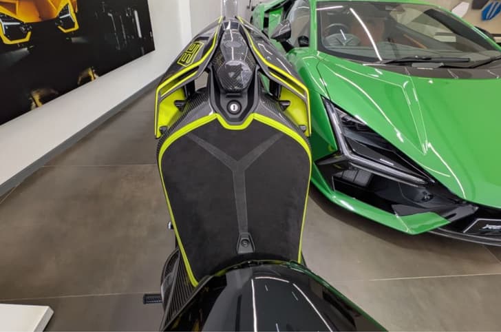 Ducati Panigale V4 Lamborghini edition seat