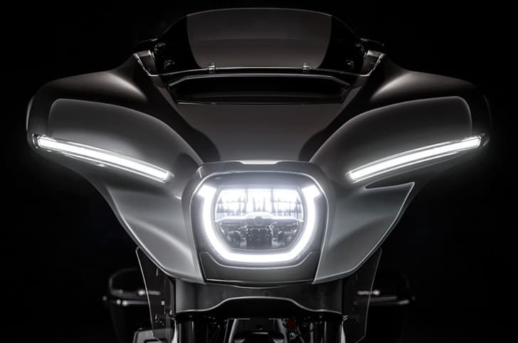 Harley Davidson CVO Street Glide bat wing fairing