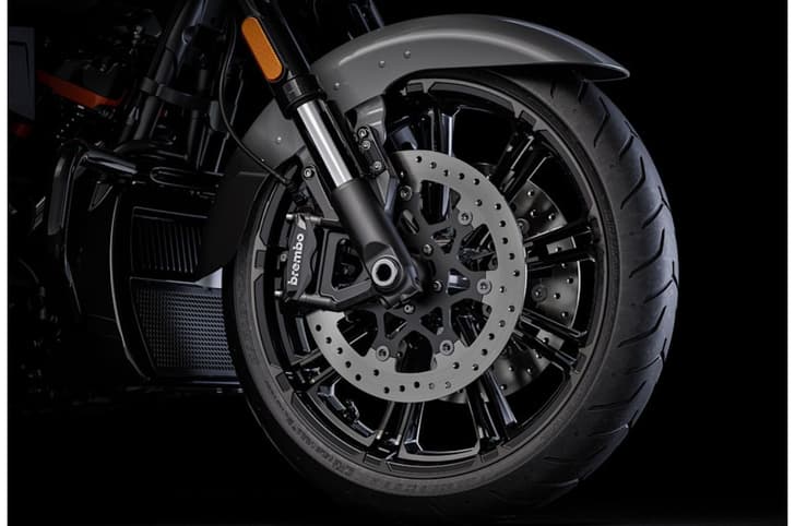 Harley Davidson CVO Street Glide brakes and fork