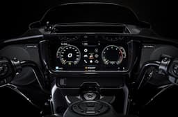 Harley Davidson CVO Street Glide TFT dash