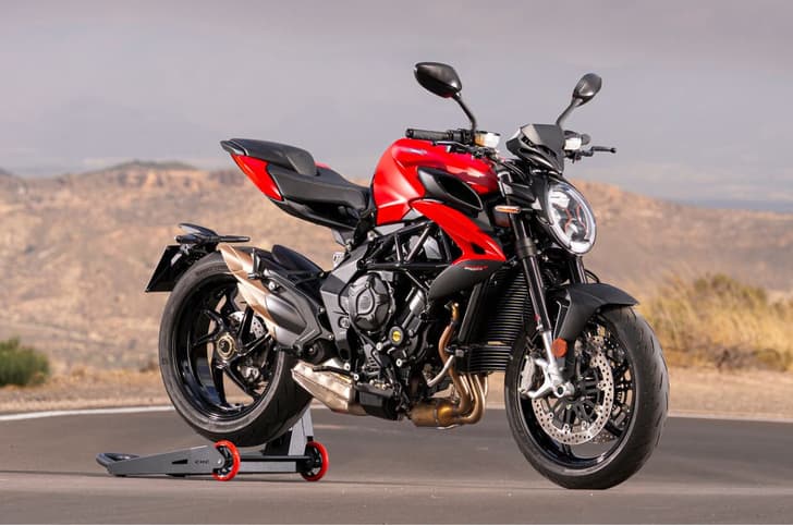 MV Agusta Brutale 800 front three quarter
