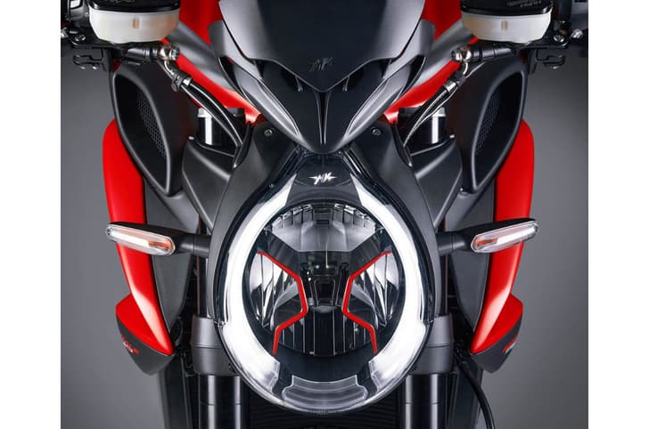MV Agusta Brutale 800 headlight head on shot