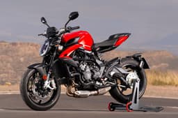 MV Agusta Brutale 800 left three quarter