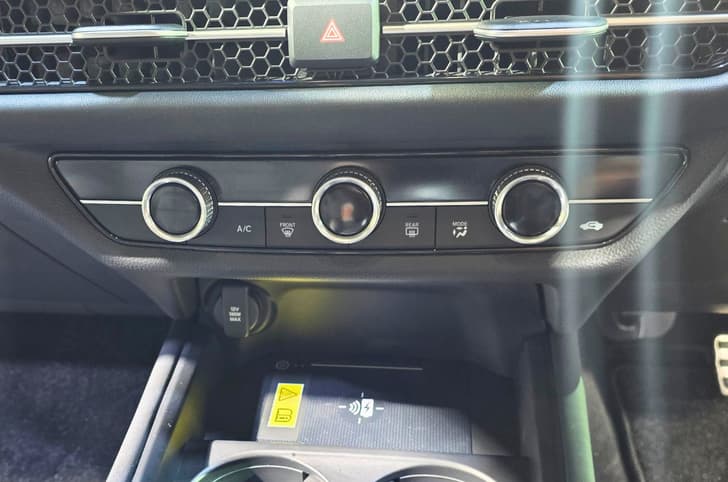 Honda ZR-V dual-zone AC control