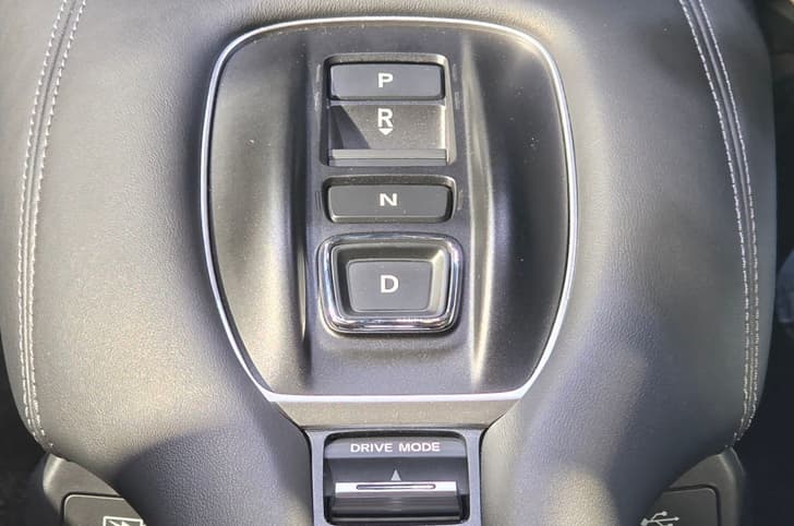 Honda ZR-V drive selector buttons