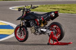 Ducati Hypermotard 698 Mono Nera image gallery