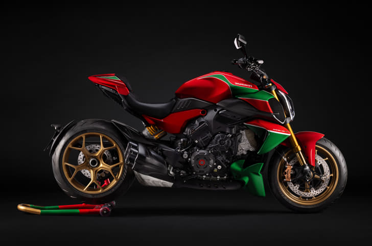 Diavel V4 RS 100 studio image