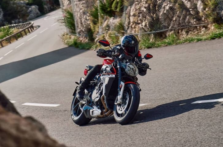 MV Agusta Brutale 1000 left hand cornering shot