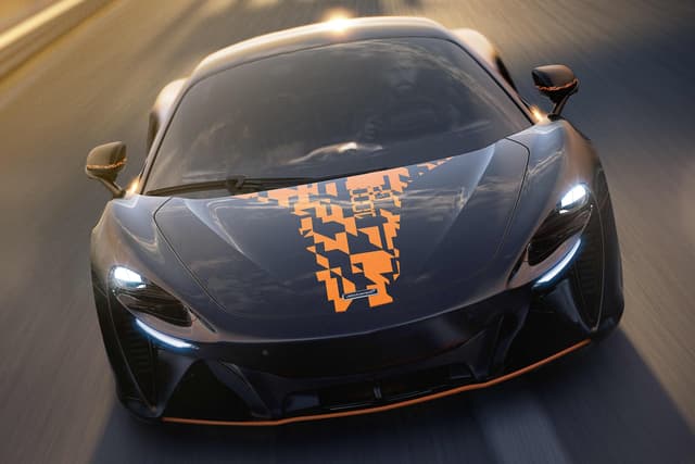 McLaren Artura 1000GP image gallery 
