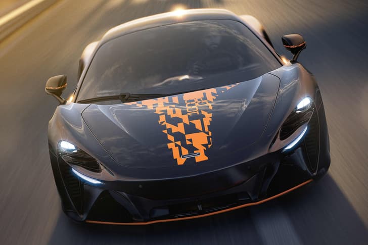 McLaren Artura 1000GP front tracking