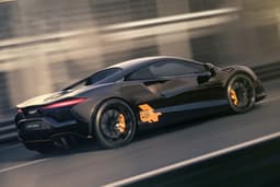 McLaren Artura 1000GP side tracking