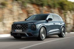 2026 audi q7 on road