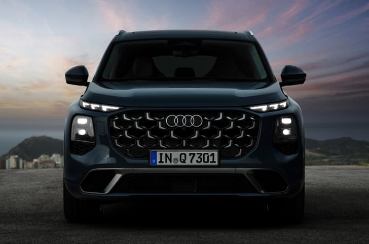 2026 audi q7 on road