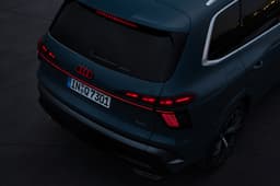 2026 audi q7 on road