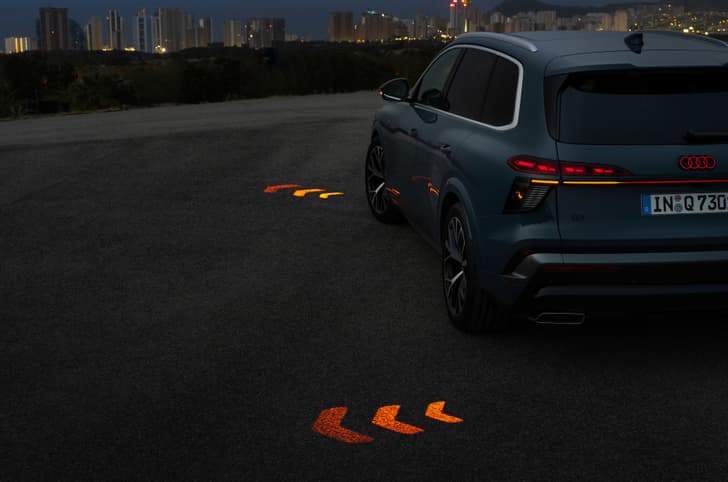2026 audi q7 on road