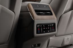 2026 audi q7 in studio