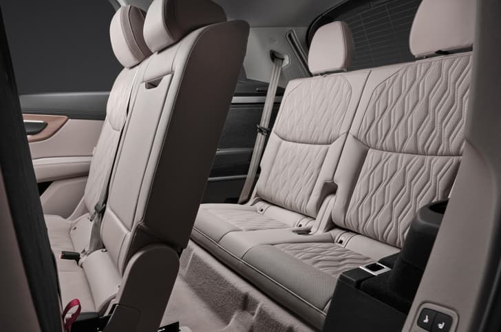 2026 audi q7 in studio