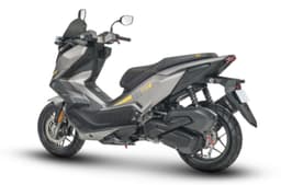 Hero Xoom 160 left rear three quarter