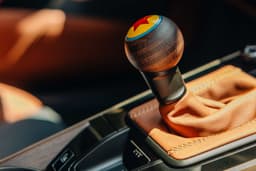 Porsche 911 Carrera T inspired by Woody gear lever.