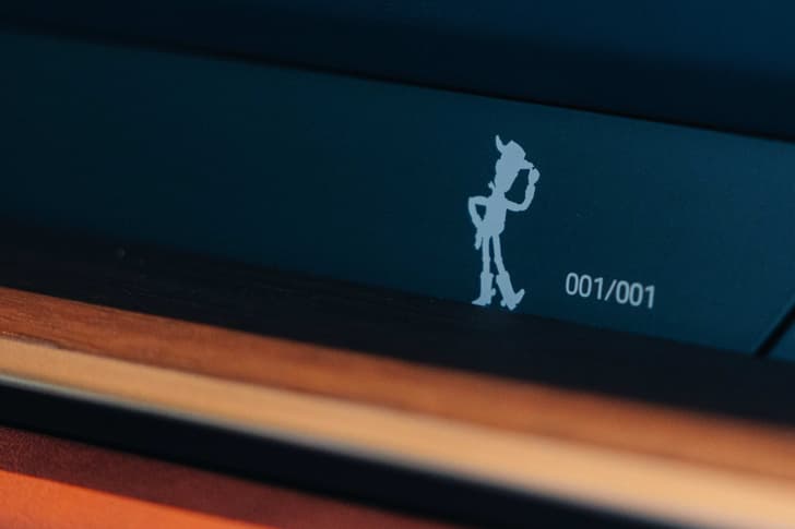 Porsche 911 Carrera T inspired by Woody dashboard branding