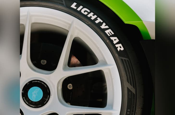 Porsche 911 GT3 RS Buzz Lightyear tyres