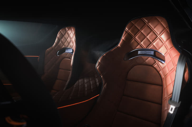 Genesis Magma GT