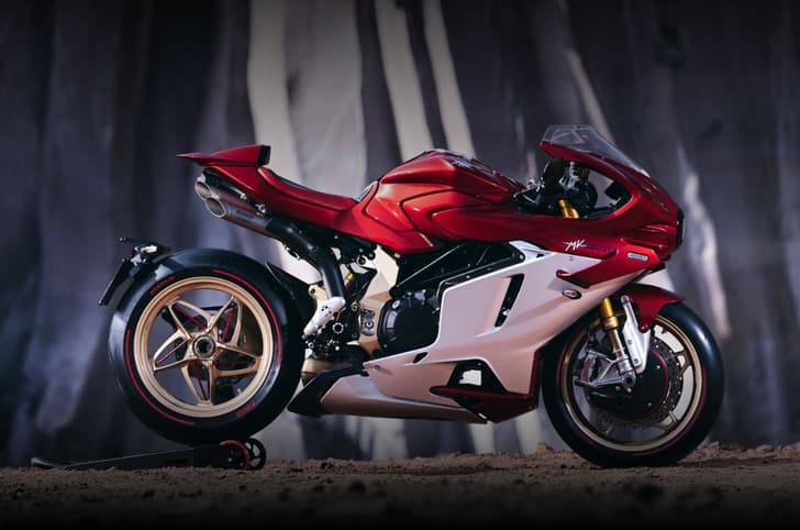 MV Agusta Superveloce 1000 Serie Oro right side profile