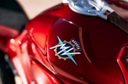 MV Agusta Superveloce 1000 Serie Oro tank