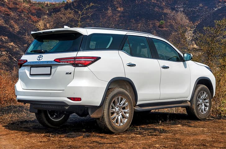 Toyota Fortuner rear quarter static