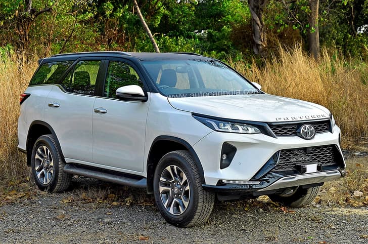 Toyota Legender front quarter static