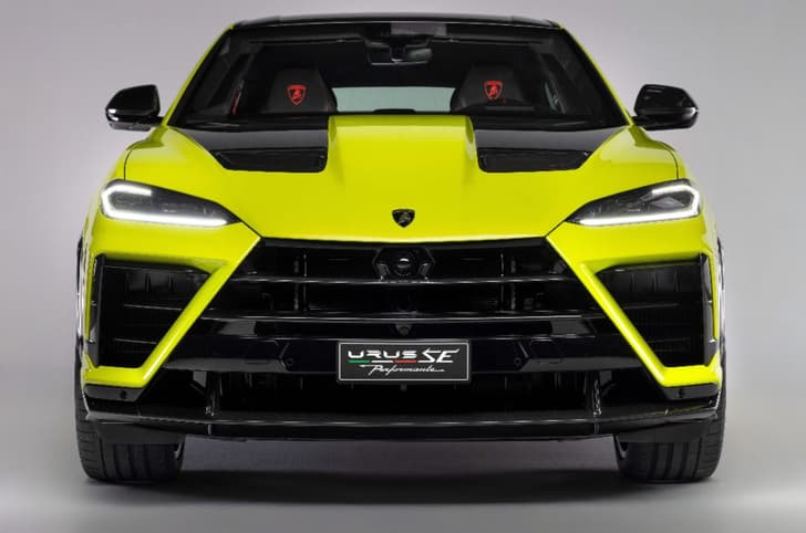 Lamborghini Urus SE Performante front