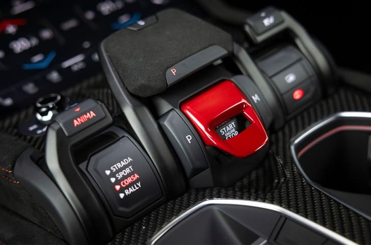 Lamborghini Urus SE Performante drive mode selector