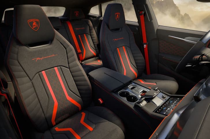Lamborghini Urus SE Performante seats