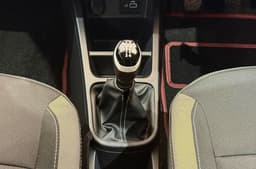 2026 Renault Kwid gear lever